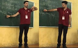 Thầy giáo dạy tiếng Anh giống hệt Bruno Fernandes