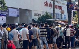 VIDEO: NHM xếp hàng cả cây số để mua vé trận HAGL vs Hà Nội