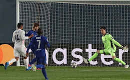 Timo Werner lại làm được việc khó: Sút không thành bàn ở cự ly 5m