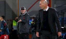 Chê bai sân Alfredo Di Stefano của Real, HLV Klopp nhận về món quà bất ngờ