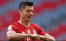 "Bắn chim" như Ronaldo, Lewandowski phá tan điện thoại của đồng đội