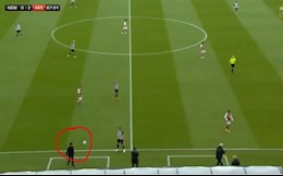 HLV Arteta phô diễn kỹ thuật siêu mượt trước Newcastle