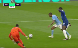 Tình huống Man City mất penalty trước Chelsea gây tranh cãi