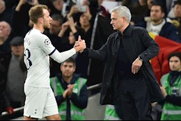 Mourinho bật khóc sau khi chứng kiến Eriksen đột quỵ