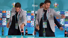Học Ronaldo, sao Italia lại khiến Coca-Cola méo mặt