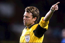 Urs Meier: Vị trọng tài "sống dở chết dở" sau một kỳ Euro