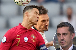 Gary Neville so sánh Cristiano Ronaldo với cầu thủ ở giải… hạng 4 Anh