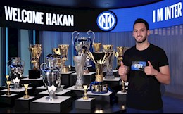 Vừa tháo chạy sang Inter, Calhanoglu đã có hành động khiêu khích Milan