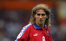 Karel Poborsky: Bước ra ánh sáng nhờ siêu phẩm lốp bóng