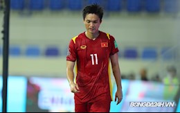 Làm cầu thủ thật khó!