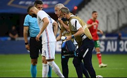 Benzema tập tễnh rời sân, Pháp lo sốt vó