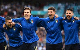 Gary Neville ủng hộ việc la ó quốc ca đối thủ của CĐV Anh