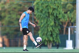 Đoàn Văn Hậu vẫn phải tập riêng ở Hà Nội FC