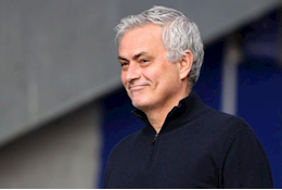 Jose Mourinho tiêu gần 2 tỷ euro mua cầu thủ