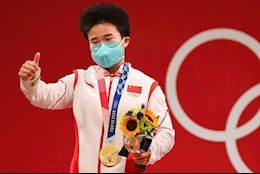 CHOÁNG: Nữ VĐV giành HCV, phá luôn 3 kỷ lục Olympic