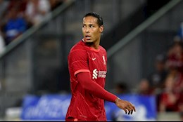 "Liverpool không được phép vội với Van Dijk"