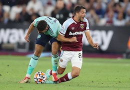 Cận cảnh tình huống sao Leicester nhận thẻ đỏ sau pha vào bóng triệt hạ với Pablo Fornals