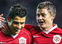 MU nhập cuộc, HLV Solskjaer mời gọi Ronaldo trở lại Old Trafford