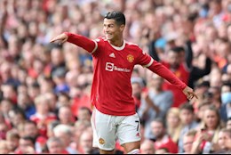 Cristiano Ronaldo khiến cả đội MU thay đổi thói quen