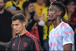 Ronaldo, Pogba bỏ mặc HLV Solskjaer sau trận thua Young Boys