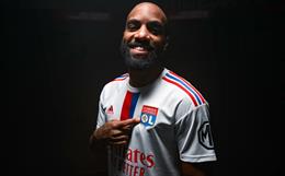 Lacazette chính thức trở lại mái nhà Lyon