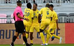 Nhận kiến tạo từ Ronaldinho, Vinicius đáp lễ bằng điệu nhảy huyền thoại