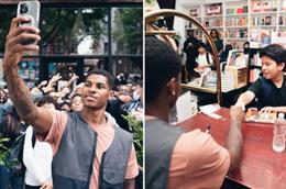 Marcus Rashford được chào đón như người hùng ở cửa hàng sách tại Mỹ