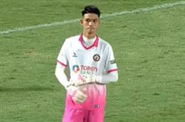 VIDEO: Văn Toàn khiến thủ môn ĐT Việt Nam nhận thẻ đỏ 