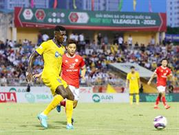 Video: SLNA ghi hai bàn trong 5 phút vào lưới CLB TP.HCM