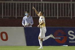 Trọng tài đối diện án phạt vì công nhận bàn thắng của Xuân Nam