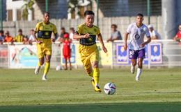 HLV Pau FC đưa ra lời khen cho Quang Hải