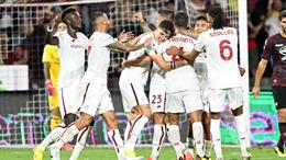 Roma thắng trận đầu tiên ở Serie A 2022/23, Mourinho phản ứng thế nào?