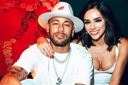 Neymar chia tay bạn gái sau 6 tháng hẹn hò