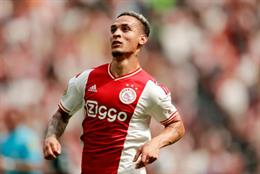 Antony bỏ tập, đòi đến Manchester United