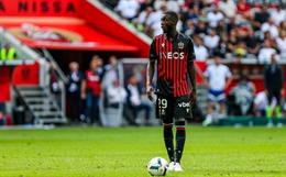 Nicolas Pepe bị HLV Nice chỉ trích sau màn ra mắt thảm họa