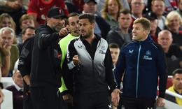 HLV Eddie Howe đau đớn sau thất bại trước Liverpool