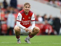 Arsenal đau đầu với Emile Smith Rowe