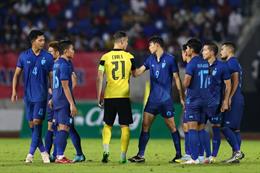 Bóng đá Thái Lan nối dài thành tích buồn trước Malaysia