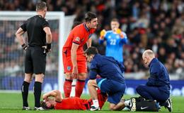 Man City nhận tin dữ về John Stones