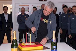 Roma khiến Jose Mourinho bất ngờ