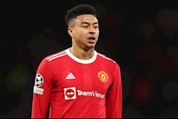 Anh trai Lingard ám chỉ MU như nhà tù