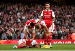 Gabriel Jesus bỏ tập, CĐV Arsenal lo lắng