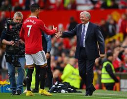 Sir Alex trao giải thưởng cho De Gea và Ronaldo