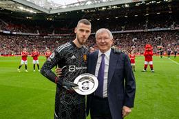 MU không vội với hợp đồng của De Gea