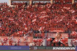 CĐV Hải Phòng gây sốc khi hành quân đến sân Hàng Đẫy, tiếp lửa cho Viettel đấu Hà Nội