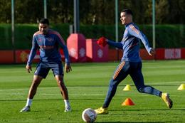 Ronaldo trở lại tập luyện cùng đội 1 MU