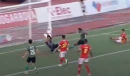 Lee Nguyễn chuyền bóng như đặt, ngoại binh CLB TP.HCM dứt điểm hỏng ăn khó tin 