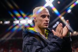 Antony nghỉ thi đấu sau màn quay 360 độ trước Sheriff