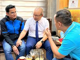 Thầy Park gặp mặt HLV Kiatisuk trước thềm AFF Cup 2022
