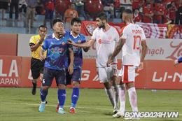 Đức Chinh ngăn cản Thanh Thịnh nổi nóng với ngoại binh Viettel FC